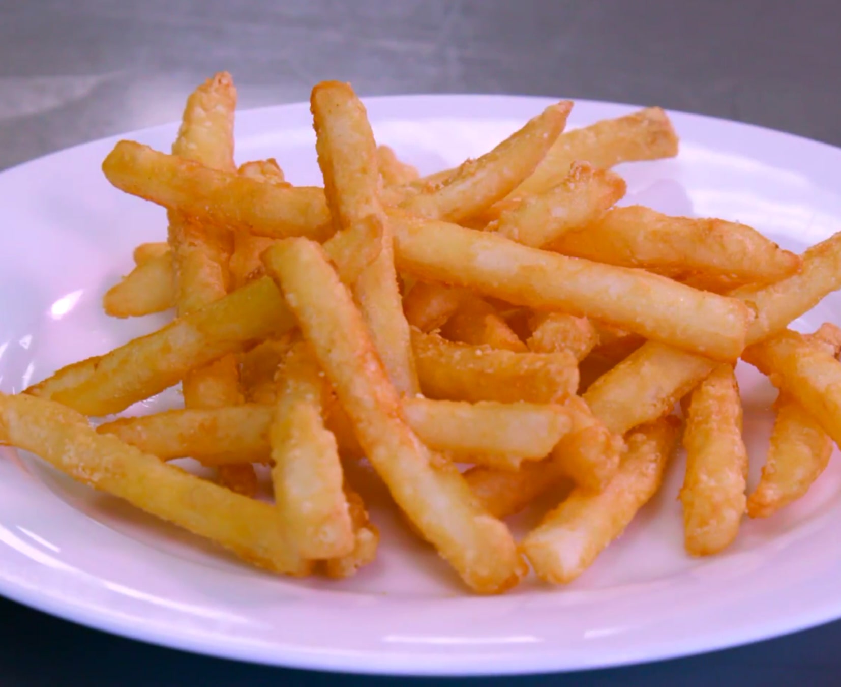 McCain® Extra Crispy Shoestring Fries 1/4" L McCain Foods